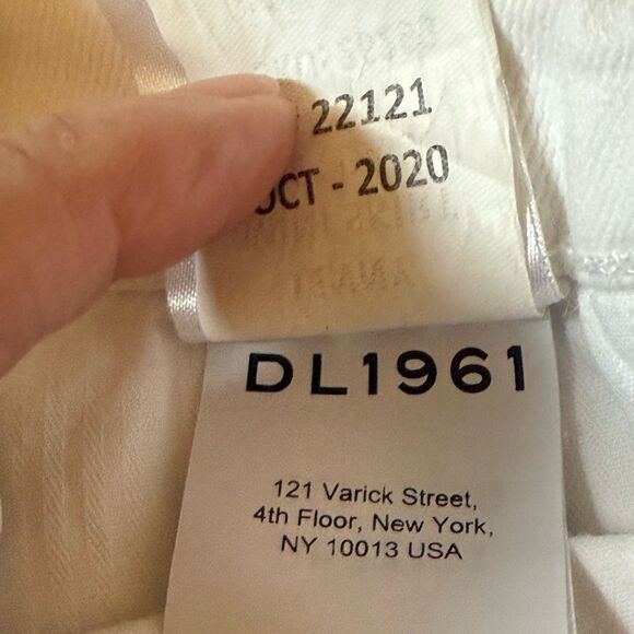 DL 1961 Girls Jenny Milk Daisy Mini Skirt. 5 Pocket Style.
Size 16. - Picture 9 of 13